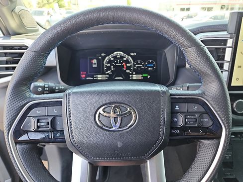 Used 2025 Toyota Tundra Platinum AWD/4WD image 15