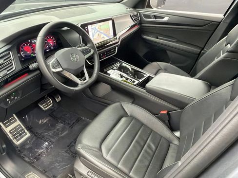 Used 2024 Volkswagen Atlas Cross Sport SEL R-Line AWD/4WD image 11