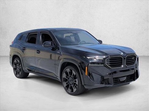 Certified 2025 BMW XM image 3