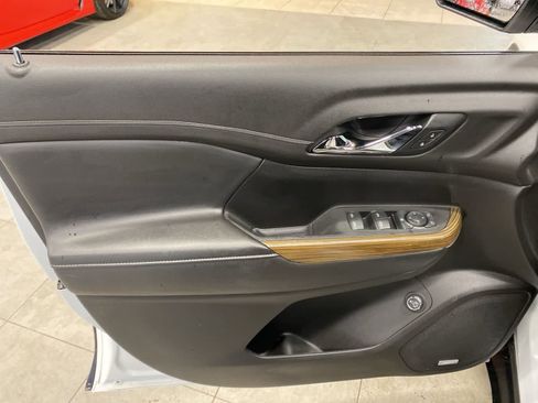 Used 2019 GMC Acadia SLE w/ LPO, Floor Liner Package FWD image 17