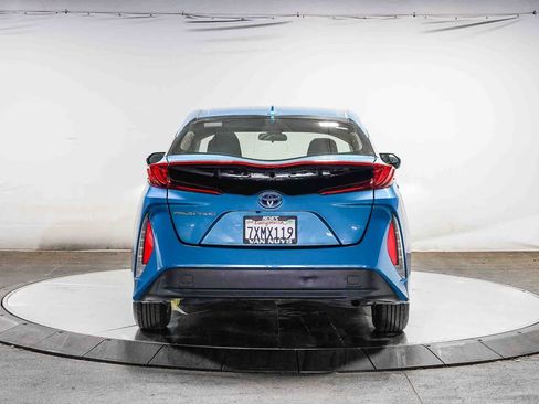 Used 2017 Toyota Prius Prime Plus w/ Carpet Mat Package FWD image 4