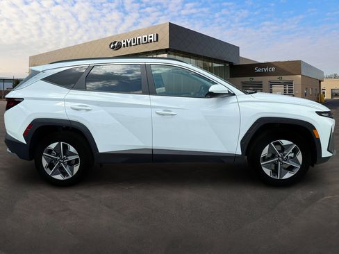 Certified 2025 Hyundai Tucson SEL image 9