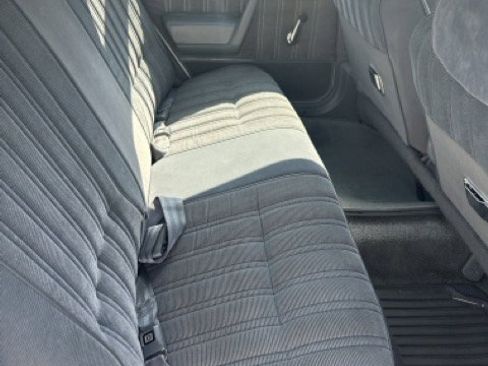 Used 1987 Oldsmobile Cutlass Ciera Sedan FWD image 3