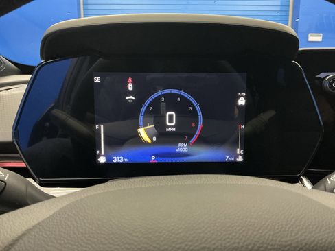 Used 2026 Chevrolet Trax RS w/ Sunroof Package image 17