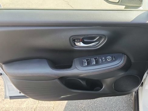 Used 2024 Honda HR-V Sport image 12