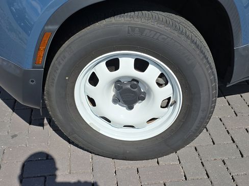 Certified 2023 Land Rover Defender 110 S AWD/4WD image 11