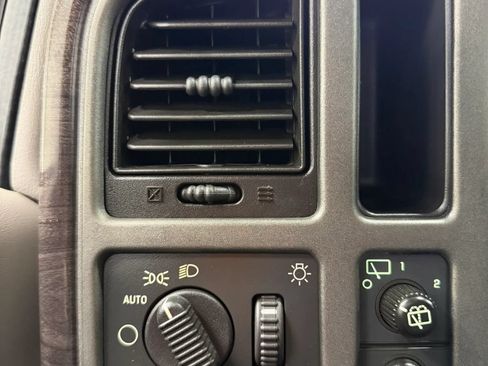 Used 2004 GMC Yukon XL Denali AWD/4WD image 24