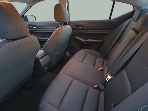 Used 2024 Nissan Altima 2.5 SV image 15