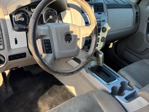 Used 2010 Mercury Mariner 2WD image 16