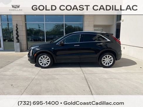 Certified 2023 Cadillac XT4 Luxury w/ Cold Weather Package AWD/4WD image 3