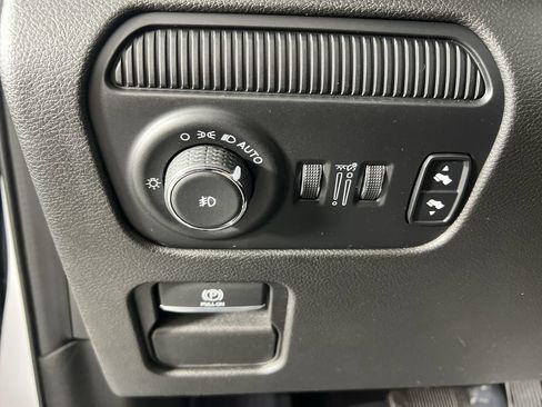 Used 2023 Jeep Wagoneer Series II AWD/4WD image 19