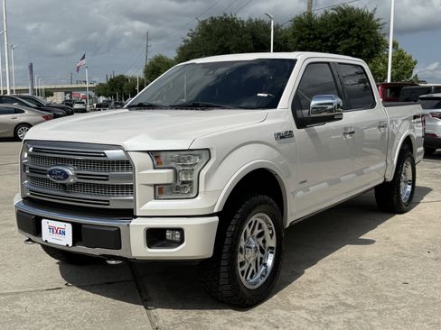 Used 2017 Ford F150 Platinum w/ Equipment Group 701A Luxury image 9