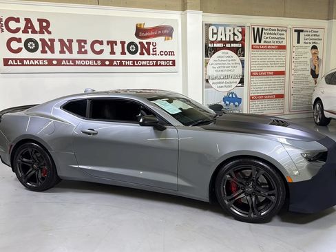 Used 2023 Chevrolet Camaro SS RWD image 13