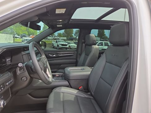 Certified 2023 GMC Yukon Denali AWD/4WD image 9
