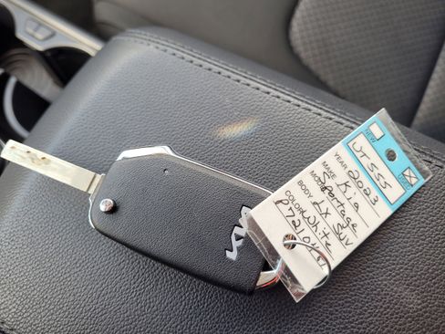 Used 2023 Kia Sportage LX image 19