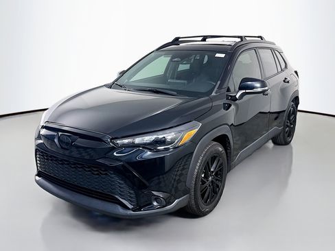 Used 2024 Toyota Corolla Cross AWD Hybrid w/ Moonroof Package image 4