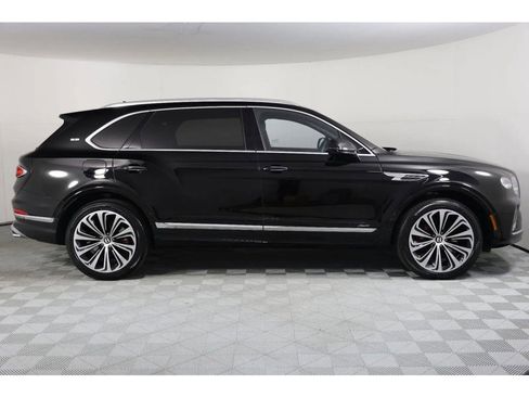 Certified 2023 Bentley Bentayga Extended Wheelbase AWD/4WD image 9