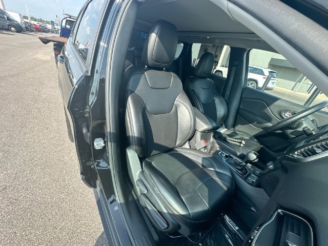 Used 2020 Jeep Cherokee Latitude Plus AWD/4WD image 27
