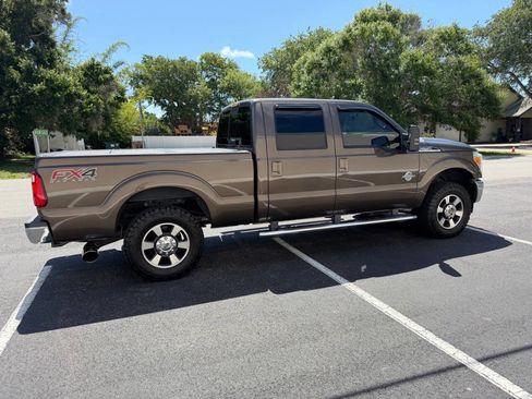 Used 2016 Ford F250 Lariat w/ Lariat Ultimate Package AWD/4WD image 5