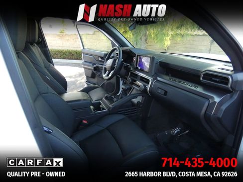 Used 2025 Toyota Tacoma TRD Sport AWD/4WD image 30