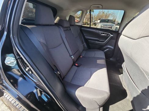 Used 2021 Toyota RAV4 XLE image 26