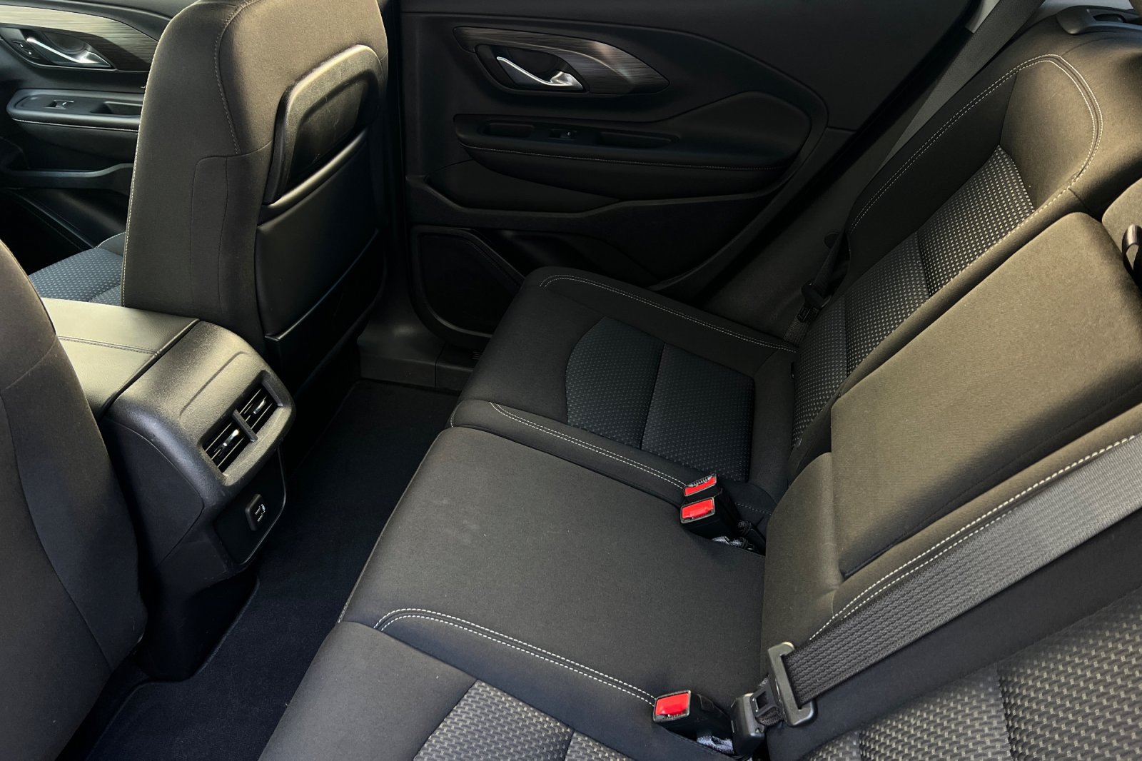Used 2023 GMC Terrain SLE w/ Driver Convenience Package AWD/4WD image 18