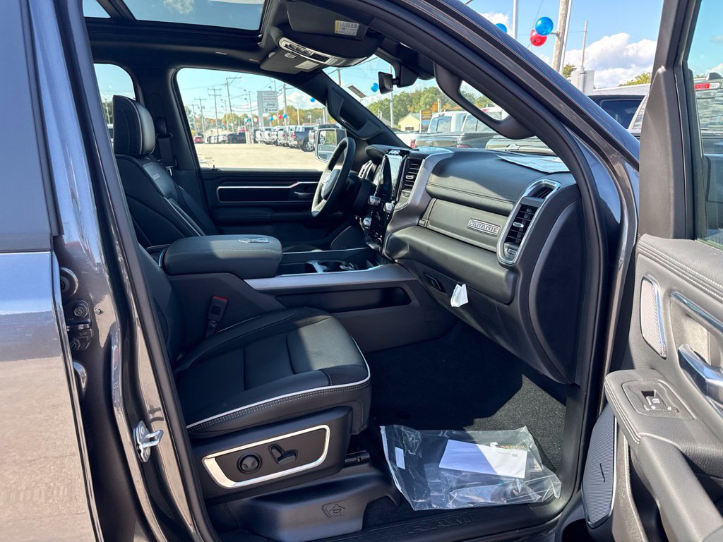 New 2027 RAM 1500 Laramie w/ Night Edition AWD/4WD image 27