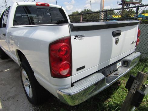 Used 2007 Dodge Ram 1500 Truck SLT image 3