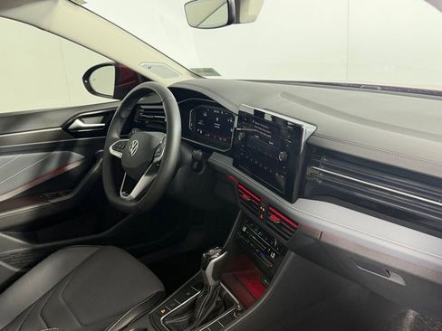 Used 2025 Volkswagen Jetta SEL image 35