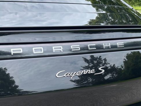 Used 2023 Porsche Cayenne S Platinum AWD/4WD image 9