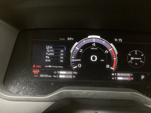 Used 2024 Toyota Tundra Limited AWD/4WD image 11