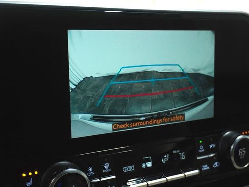 Used 2023 Toyota Highlander XLE image 26