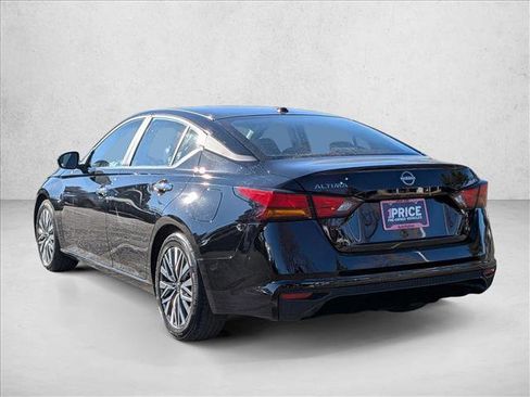 Used 2024 Nissan Altima 2.5 SV image 7