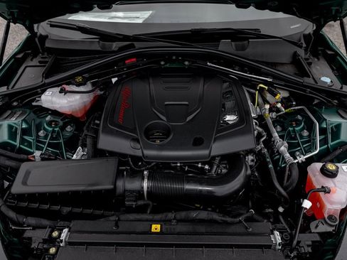 New 2025 Alfa Romeo Giulia w/ Veloce Package Rwd image 38