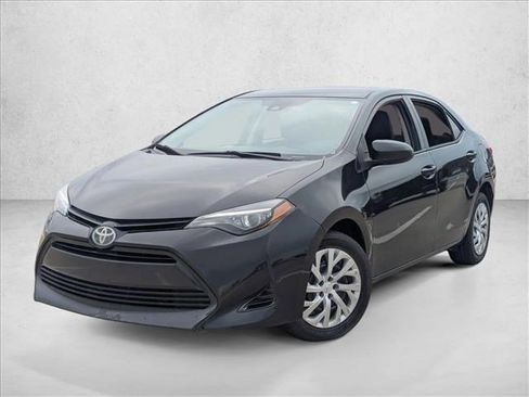 Used 2017 Toyota Corolla LE image 1