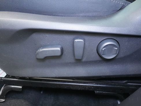 Used 2024 Subaru Forester Premium image 17