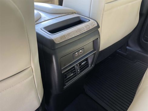 Used 2022 Nissan Murano SV image 11