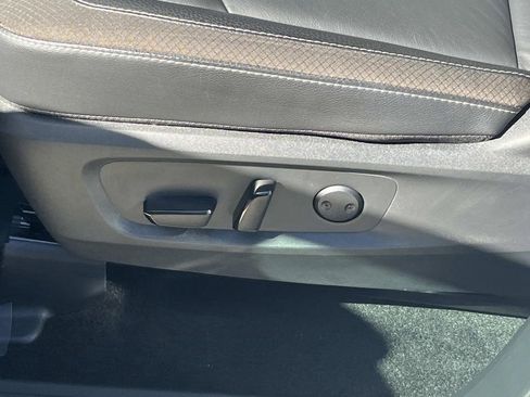 Used 2024 Nissan Pathfinder SL w/ SL Premium Package image 26