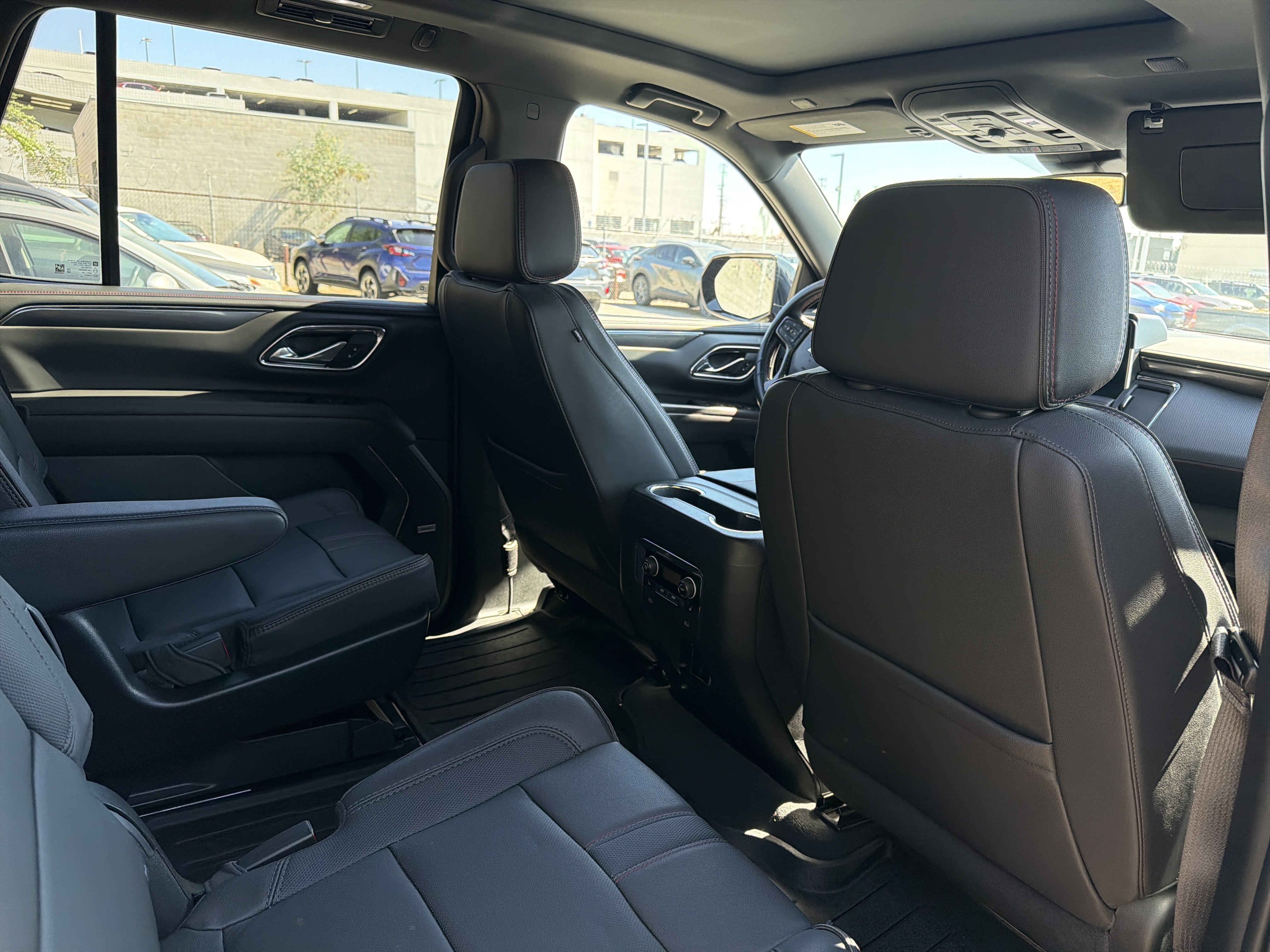 Used 2024 Chevrolet Tahoe RST w/ Luxury Package AWD/4WD image 4