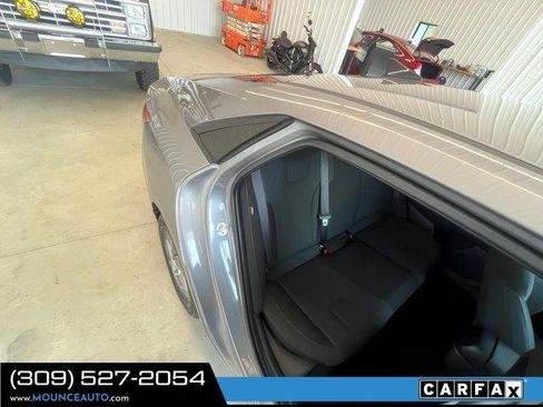 Used 2024 Hyundai Elantra SE FWD image 8