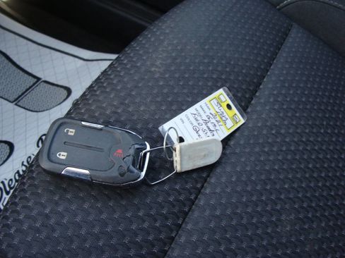 Used 2021 GMC Acadia SLE image 7