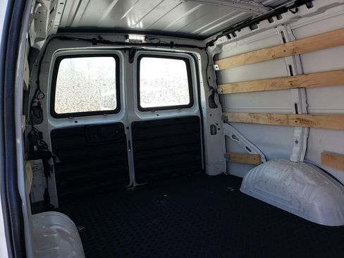 Used 2024 Chevrolet Express 2500 w/ Driver Convenience Package image 40