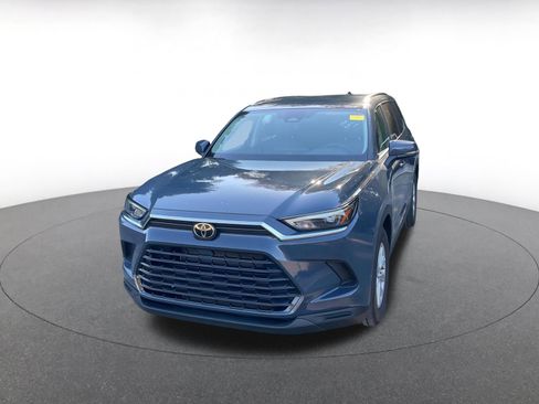 Used 2025 Toyota Grand Highlander XLE image 7