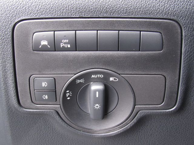 Used 2023 Mercedes-Benz Metris Passenger image 31