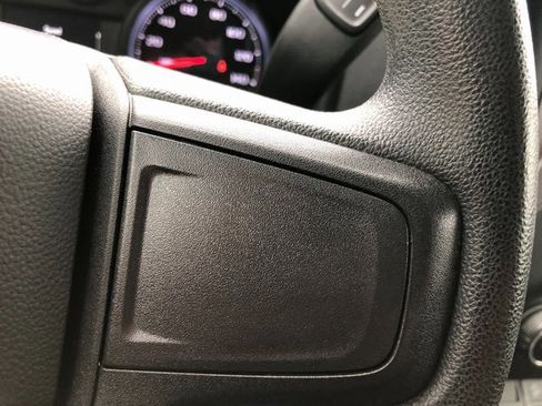 Used 2019 Chevrolet Silverado 1500 Custom Trail Boss w/ Custom Convenience Package image 6