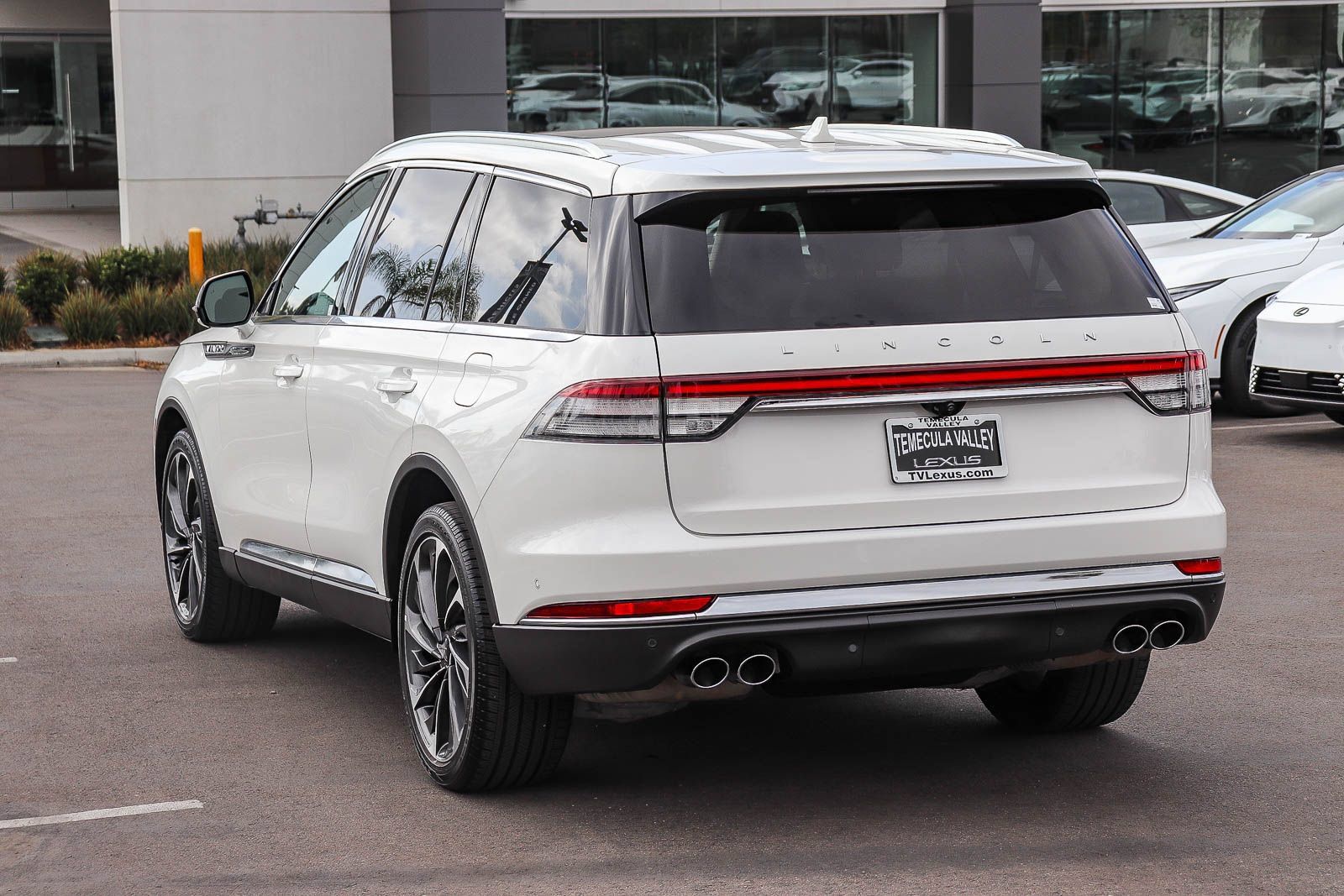 Used 2022 Lincoln Aviator Reserve w/ Equipment Group 201A AWD/4WD image 4