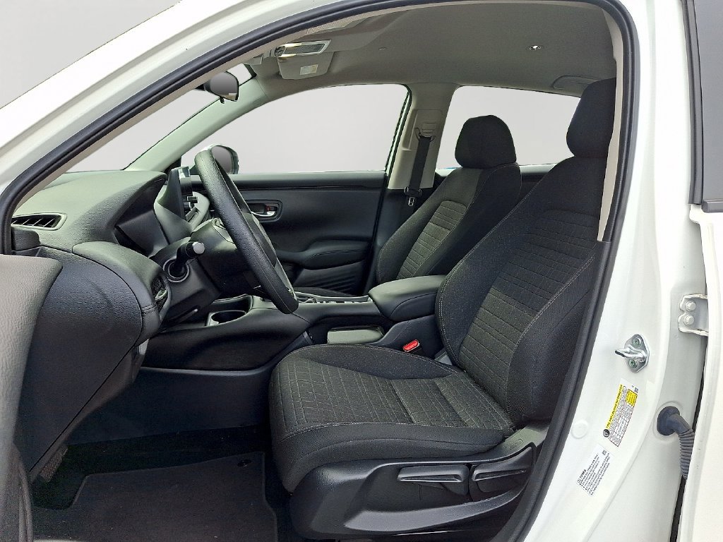 Used 2025 Honda HR-V LX image 15