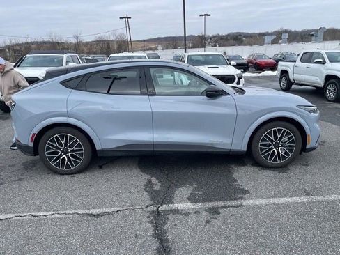 Used 2025 Ford Mustang Mach-E Premium image 6