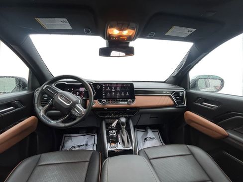 Used 2023 GMC Canyon AT4 w/ AT4 Premium Package image 12