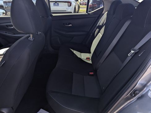 Used 2022 Nissan Sentra SV w/ All-Weather Package FWD image 8